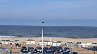 Kijk nu al uit naar een mooie zomer in dit prachtig nieuwbouwappartement met frontaal zeezicht op een AAA locatie in Oostende, op wandelafstand...