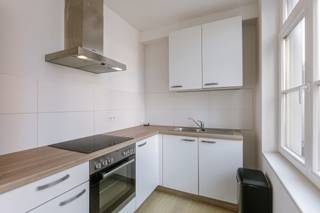 Contacteer Eva via 0475 69 38 22 of eva@vicusvastgoed.be voor meer info of een bezoek!Startprijs: €179.000Dit volledig gerenoveerde appartement ligt...