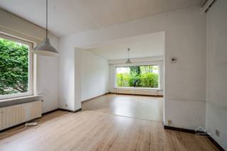 Ruime authentieke kustvilla met garage en uitbreidingsmogelijkheden in de Zeelaan 144Deze goed ingedeelde woning biedt heel wat potentieel en is...