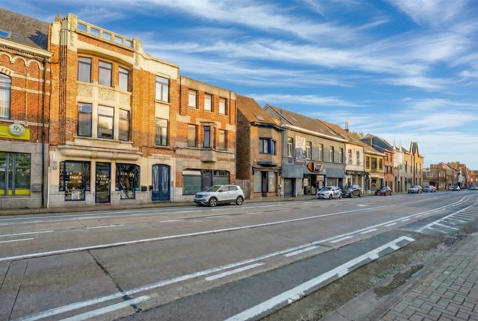 Handelsgelijkvloers van 232 m² op 4a 10ca met grote tuin! - foto 2