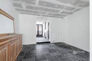 <p><span>Renovated home (152 m²) with 3 bedrooms and a garden (50 m²) in Deurne</span></p><p><span>On Van Hallestraat, you’ll live in a central yet quiet location with everything within easy reach. Public transportation is within walking distance, and by car, you can reach the main access roads and the highway in just a few minutes. There’s also no shortage of local shops, supermarkets, and other amenities in the immediate vicinity.</span></p><p><span>The home was recently completely renovated and is now fully ready for its new residents. The roof has been properly insulated, triple-pane PVC windows with high-efficiency glass have been installed, and the electrical system complies with AREI standards. These upgrades also result in a favorable EPC rating. All you have to do is paint the walls your favorite color, unpack your boxes, and you’re all set!</span></p><p><span>On the ground floor, at the front, there is a first (bed)room measuring 11 m², which can also serve perfectly as an office or hobby room. Centrally located is a spacious 9 m² storage/laundry room, and at the back is the bathroom (11 m²), equipped with a walk-in shower, towel warmer, toilet, and vanity.</span></p><p><span>The first floor forms the heart of the home. The bright living area, measur'r 29 m², opens up to the kitchen (11 m²) at the back, which is equipped with all modern conveniences. There is also a separate guest restroom on this floor. From the kitchen, you have access to the pleasant terrace, from which a staircase leads down to the low-maintenance, north-facing garden measuring 50 m².</span></p><p><span>On the upper floor, there are two more full-sized bedrooms, measuring 12 m² and 15 m² respectively.</span></p><p><span>A fully renovated three-bedroom home with a pleasant outdoor space and a favorable EPC rating, where you can move in worry-free. Don’t miss this opportunity! Living area: 152 m² – ref.: gross floor area. For more information or a free appraisal, visit www.hansimmo.be</span></p><p><span> </span></p>