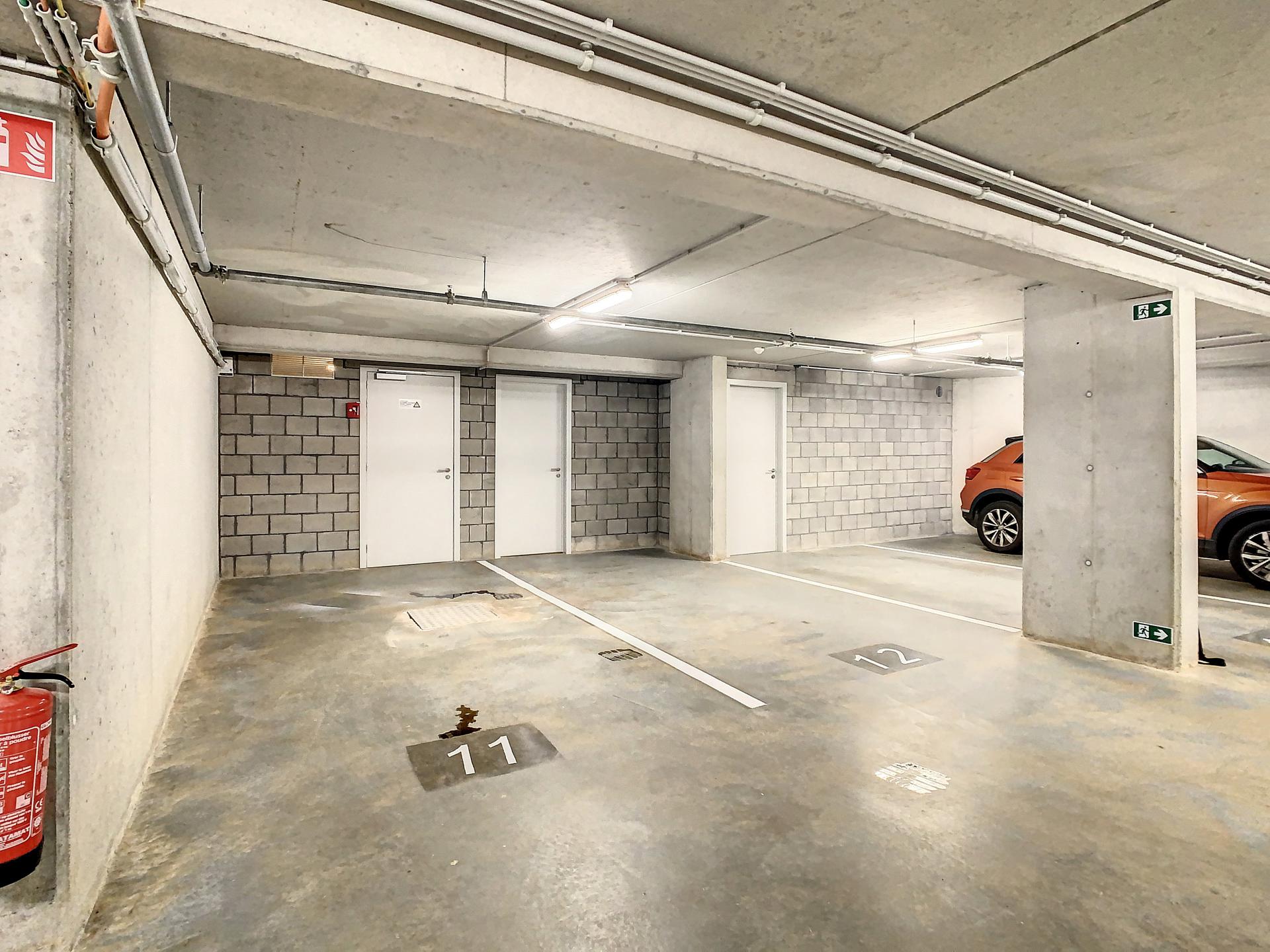 Ondergrondse autostaanplaats + Berging - foto 4