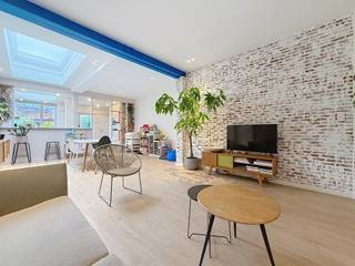 Jan Breydelstraat 52: Ruime burgerwoning met tuin met indeling als volgt: Gelijkvloers: Inkomhal, lichtrijke leefruimte, geïnstalleerde keuken...
