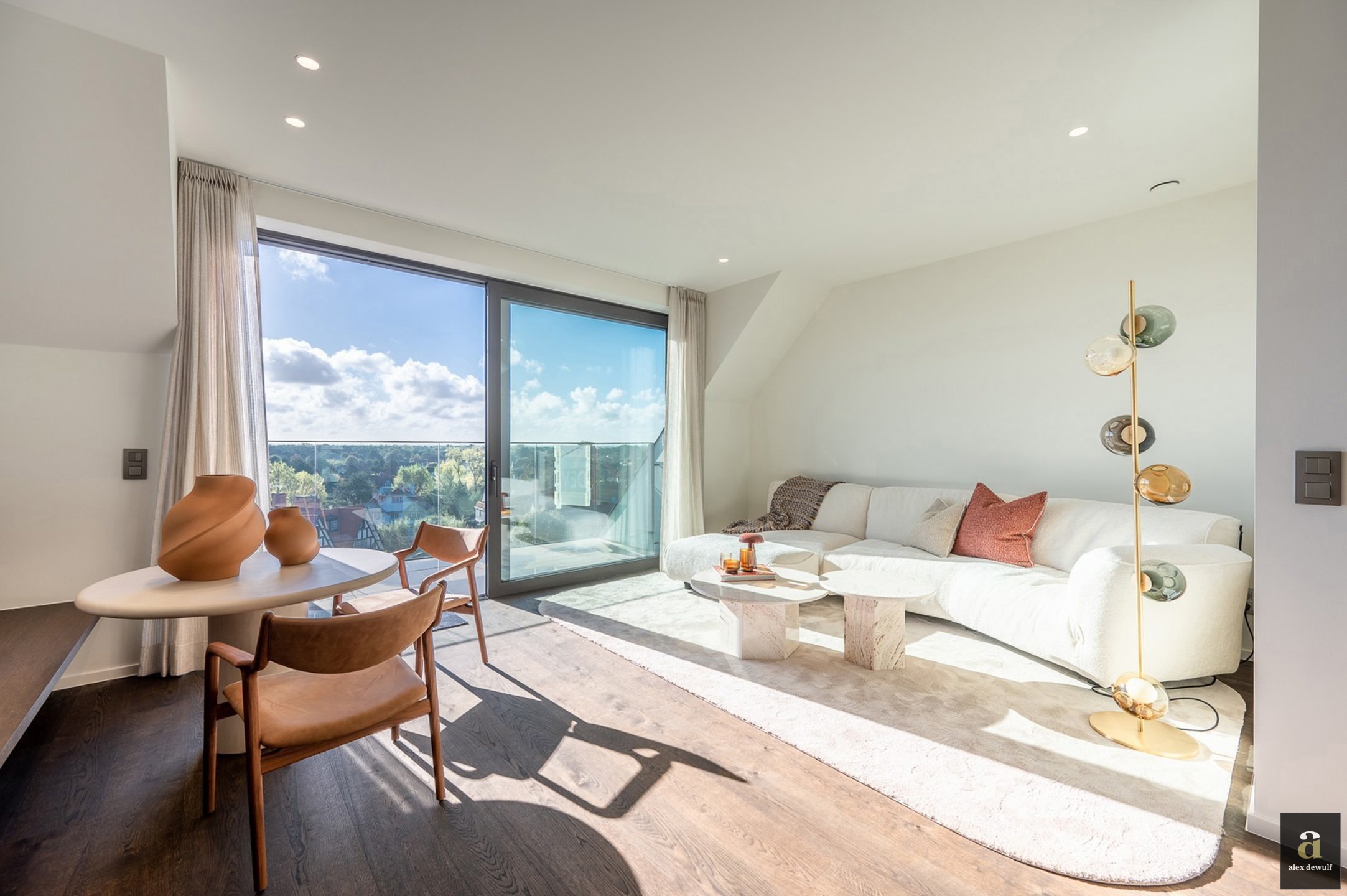Nieuwbouwappartement gelegen in hartje het Zoute met een prachtig open zicht op de villa's. - foto 4