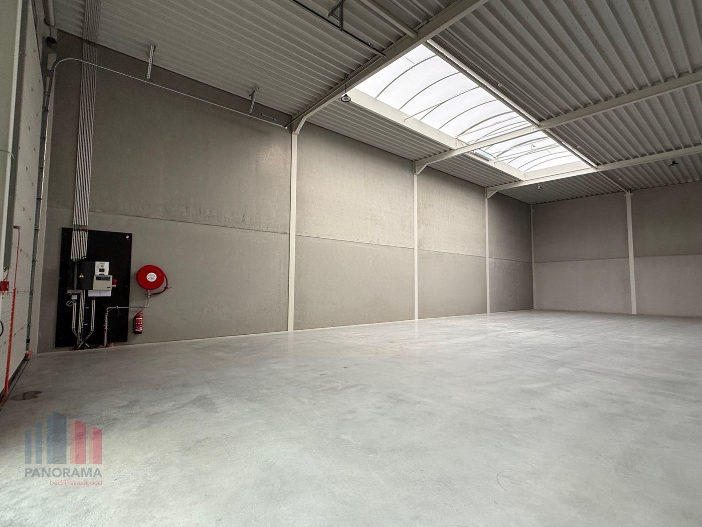 Nieuwbouw KMO-unit van 246 m² in Drogenbos - foto 4