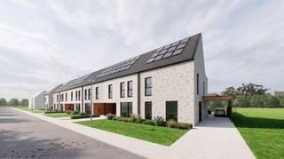 <p>Op een <strong>zeer residentiële en kindvriendelijke locatie</strong> wordt deze prachtige moderne nieuwbouwwoning gerealiseerd. De woning combineert een doordachte indeling met hedendaags wooncomfort en biedt bovendien nog <strong>volledige vrijheid in de keuze van de afwerking</strong>. Dankzij de zeer ruime voorziene budgetten kan u van deze woning écht uw eigen thuis maken.<br /><br />Bij het betreden van de woning komt u binnen in de inkomhal met gastentoilet. Van hieruit bereikt u de ruime en lichtrijke leefruimte met bureauhoek en open keuken. Grote raampartijen zorgen voor een aangename verbinding met de tuin en creëren een fijne, open woonbeleving. Aansluitend aan de keuken bevindt zich een praktische berging.<br /><br />Op de eerste verdieping geeft de overloop toegang tot een afzonderlijk toilet, <strong>drie volwaardige slaapkamers</strong> en de badkamer. Een vaste trap leidt verder naar de ruime zolderverdieping, die heel wat extra mogelijkheden biedt en naar eigen behoefte kan worden ingericht.<br /><br />Een belangrijke troef van deze woning is de <strong>ruime inspraak in de afwerking</strong>. Keuken, badkamer, vloeren, binnendeuren en andere afwerkingsmaterialen kunnen nog zelf gekozen worden binnen de <strong>zeer ruime voorziene budgetten</strong>. Zo geniet u van het gemak van een nieuwbouwproject, zonder in te boeten aan uw persoonlijke smaak en wensen.<br /><br />De rustige en residentiële omgeving maakt deze woning bijzonder interessant voor gezinnen die op zoek zijn naar een aangename en kindvriendelijke woonomgeving, gecombineerd met het comfort en de energiezuinigheid van een volledig nieuwe woning.<br /><br /><em>De getoonde beelden en visualisaties zijn louter indicatief en dienen ter illustratie van het mogelijke eindresultaat. Ze zijn niet bindend en kunnen afwijken van de uiteindelijke uitvoering en gekozen afwerking. Aan de beelden kunnen geen rechten worden ontleend.</em></p>