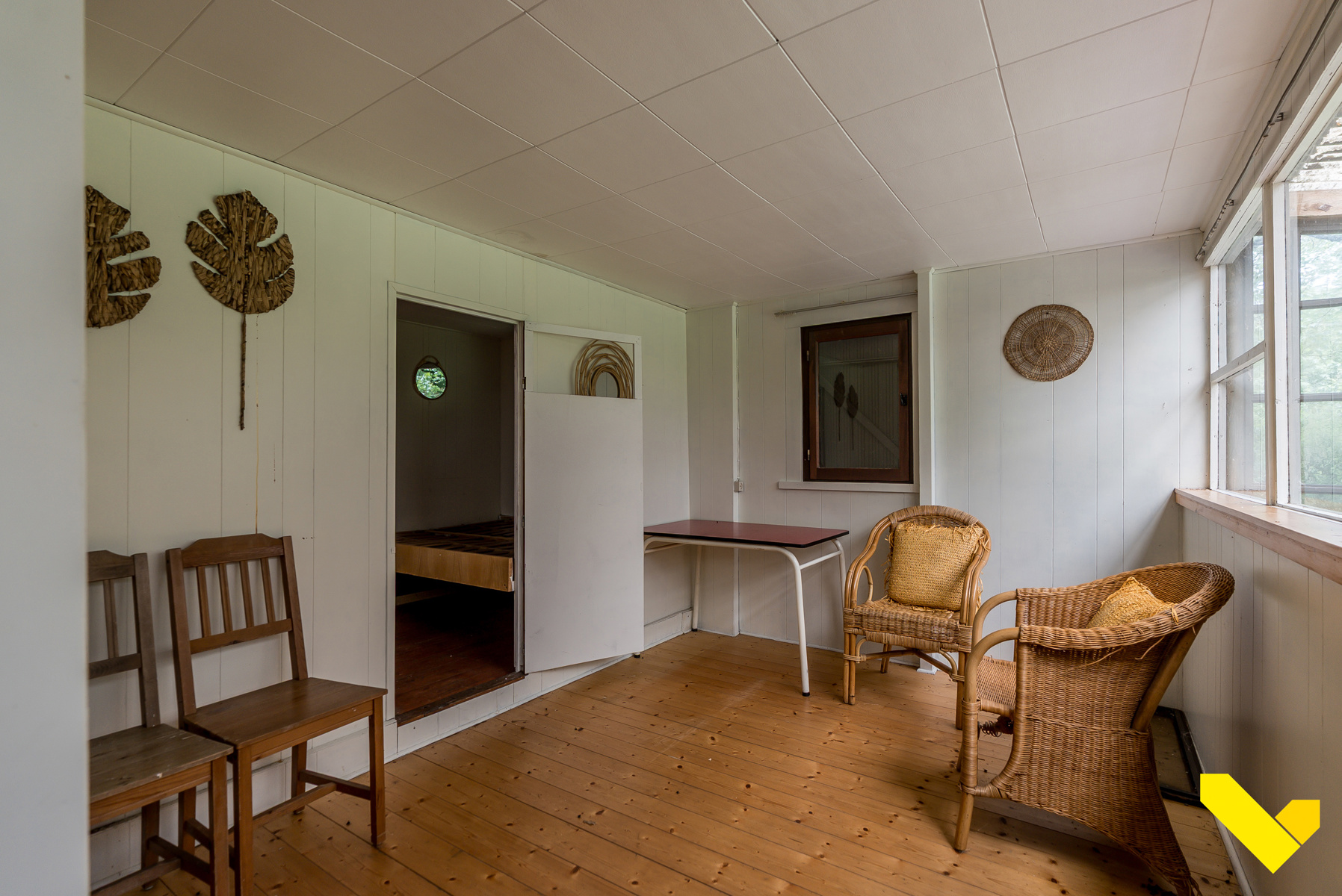 Charmante chalet met garage en carport op ruim perceel - foto 5
