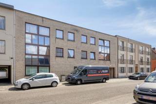 Dit instapklaar appartement met één slaapkamers bevindt zich op de tweede verdieping, op wandelafstand van het centrum van Mol. Het is gunstig...