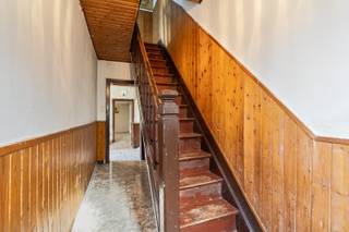 Te renoveren halfopen bebouwing op 373m² in Houthalen-Helchteren – Uw kans op een droomwoning!Bent u op zoek naar een woning die u volledig naar uw...