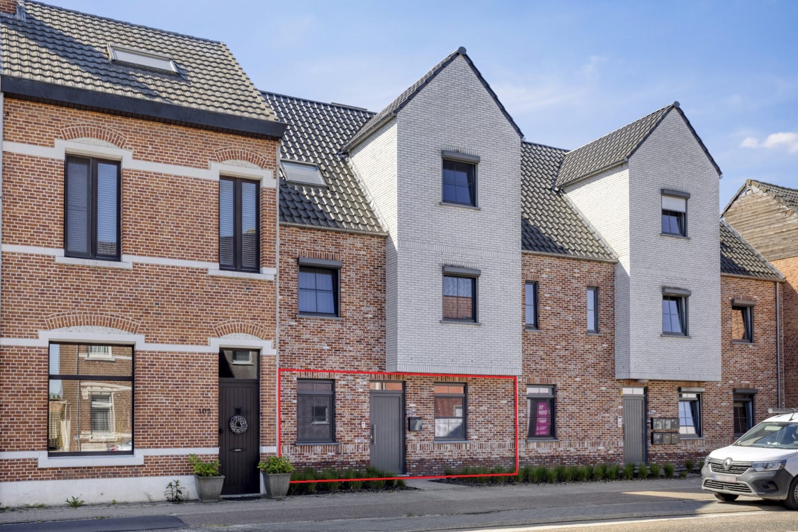 Energiezuinig gelijkvloers 2 slpk. appartement met 2 garages en staanplaats in Leopoldsburg - foto 1