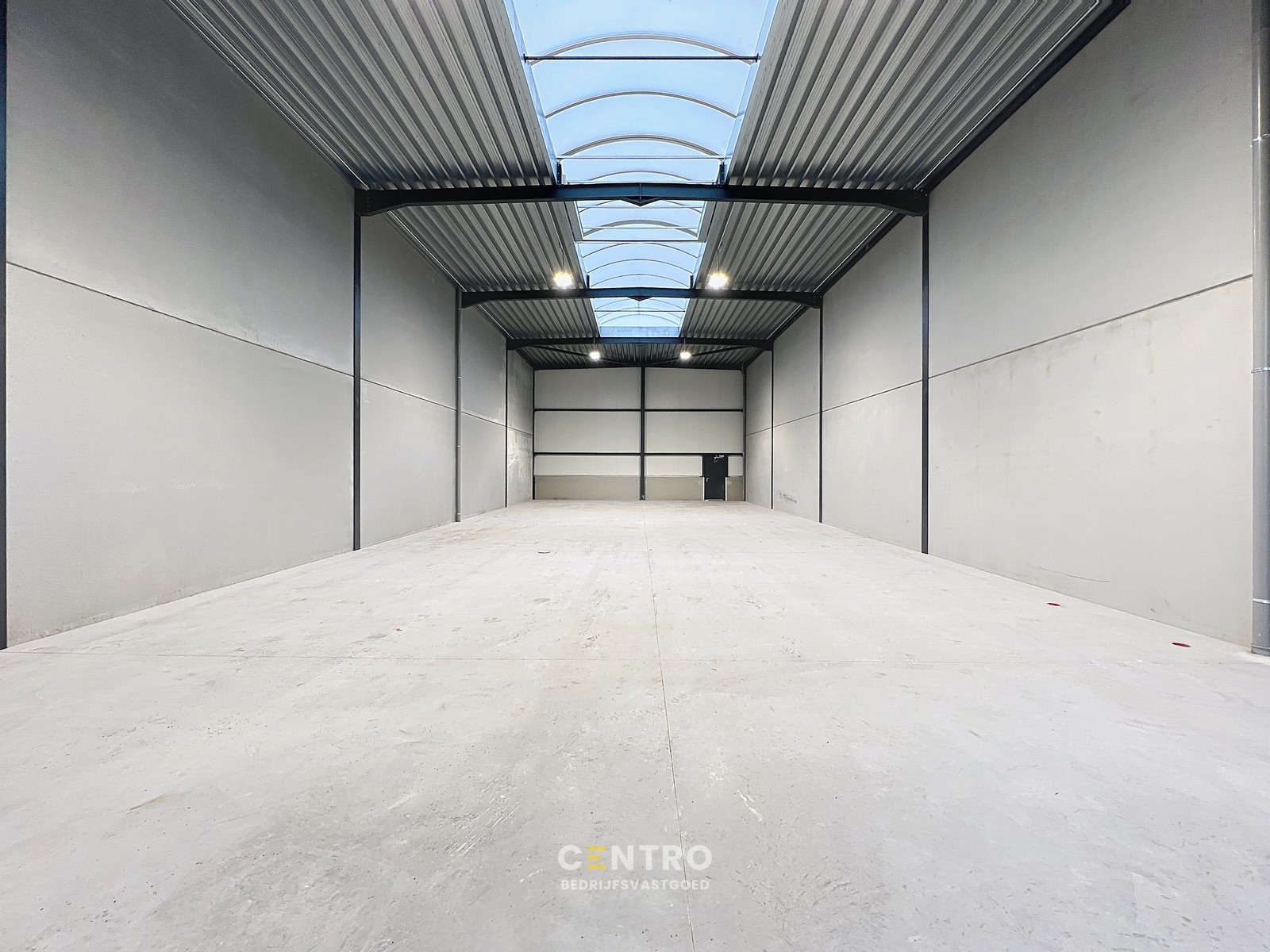 NB-magazijn van ± 275 m² (incl. 2 parkeerplaatsen!) en moderne glaspartij in driehoek TIELT-DEINZE-WAREGEM ! - photo 5