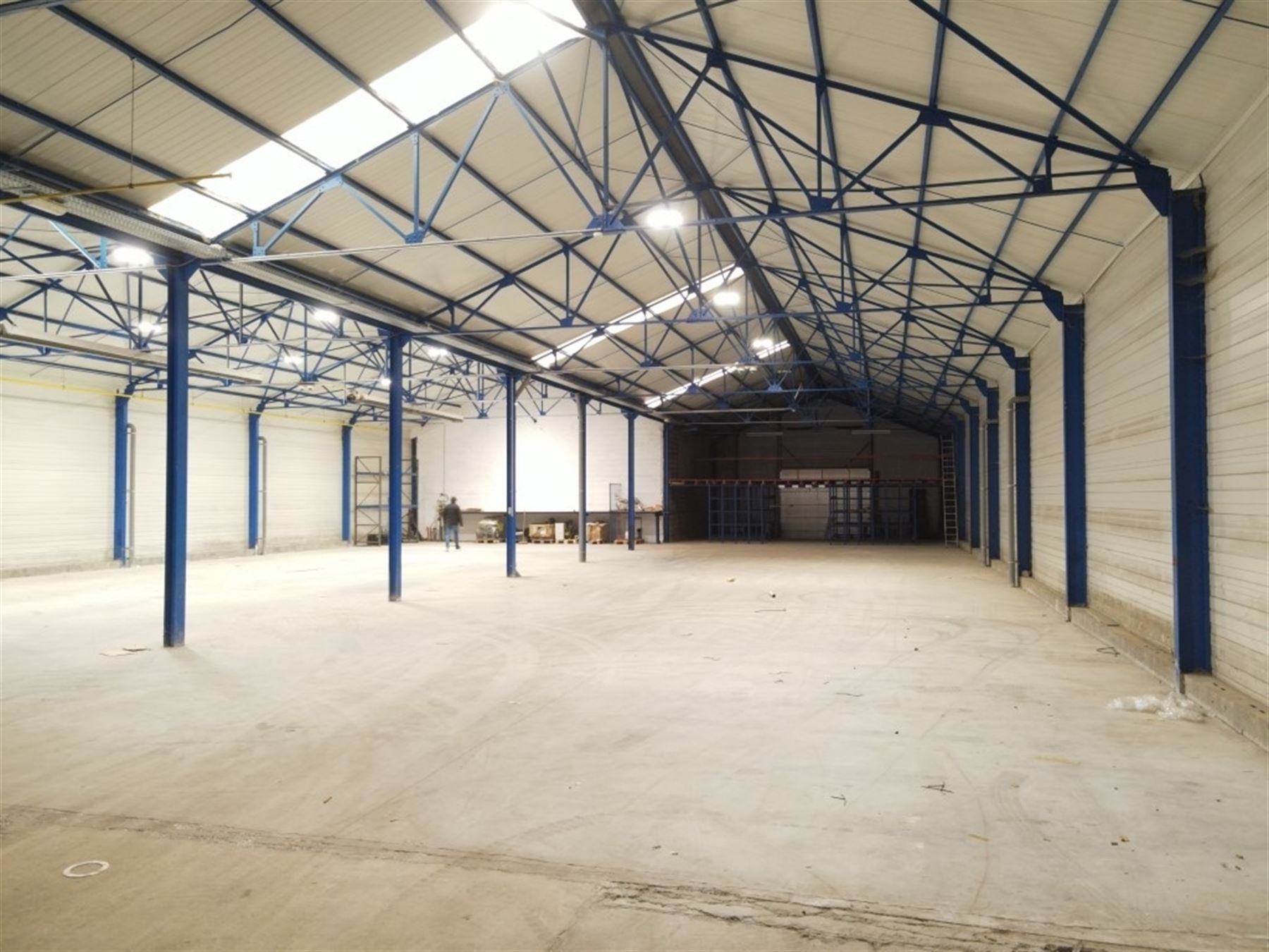 Multifunctioneel bedrijfsgebouw van +/-900m² - foto 2