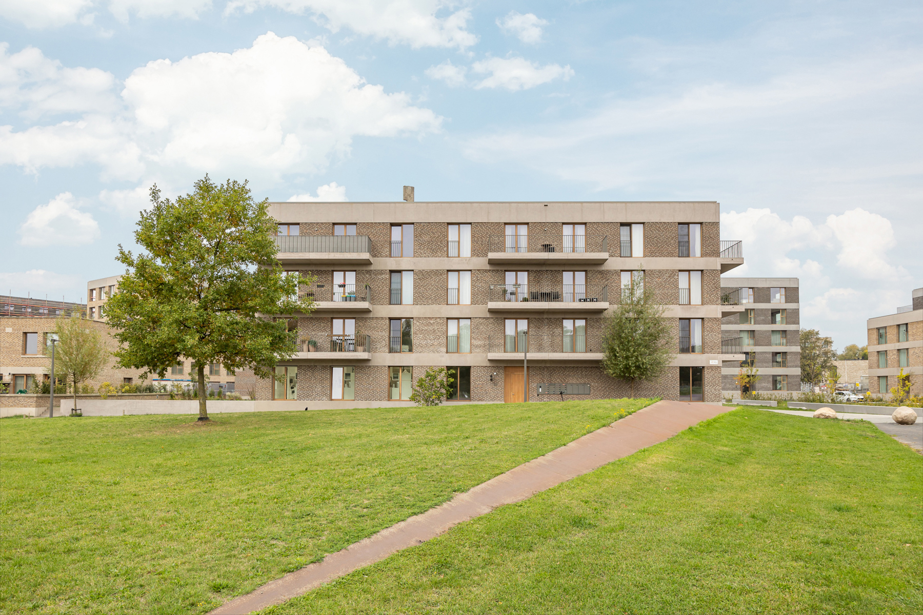 Licht, luxe en zicht op groen in hartje Wilrijk - foto 1