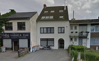 Duplex appartement, centraal gelegen in Maasmechelen.Dit appartement bestaat uit een inkomhal, een ruime living, een keuken, een badkamer met lavabo,...