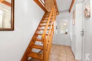 <p><span><strong>Prachtige visserswoning domein Bos &amp; Duin te Oostduinkerke.</strong></span></p><p><span>Gelegen op een absolute toplocatie in Oostduinkerke geniet deze ruime vakantiewoning van een uiterst gegeerde ligging in een rustig en groen vakantiedomein en vele troeven.</span></p><p><span>Troeven:</span><br /><span>• Grootste tuin van het domein</span><br /><span>• Zuidgerichte en veel privacy</span><br /><span>• Charmant en instapklaar, propere staat</span><br /><span>• Rustige ligging vlakbij duinen</span><br /><span>• 3 slaapkamers, groot formaat</span><br /><span>• Afgesloten perceel met poortje</span><br /><span>• Elektrische zonneluifel</span><br /><span>• 2 praktische buitenbergingen voor fietsen, wasmachine en meer</span></p><p>Private parking aan de woning inbegrepen!</p><p><span>Indeling:</span><br />Gelijkvloers:<br /><span>Sfeervolle leefruimte met gezellige haard</span><br /><span>Volledig ingerichte en keuken met recente oven, vaatwasser, frigo, microgolfoven, </span><br />P<span>ropere badkamer met douche, lavabo en toilet, apart gastentoilet, ruime slaapkamer, </span></p><p><span>Verdieping:</span><br /><span>2 volwaardige slaapkamers</span><br /><span>Ingebouwde schuifkasten in vrijwel elke beschikbare muurruimte</span></p><p><span>Extra bergruimte:</span><br /><span>Berging met wasmachine, diepvries en elektrische installatie</span><br /><span>Tweede berging ideaal voor fietsen, barbecue en tuinmateriaal</span></p><p><span>Extra troeven:</span><br /><span>• Geen asbest aanwezig</span><br /><span>• Onderhouden schouw</span><br /><span>• Rustige en kwalitatieve buren</span><br /><span>• Zeer gegeerde ligging in Koksijde/Oostuinkerke</span><br /><br /><span>Parking inbrepepen in de prijs!</span></p><p><span>Voor meer info of een bezoek:</span><br /><span>karel@roetsvastgoed.be</span><br /><span>0470342025</span></p><p> </p>