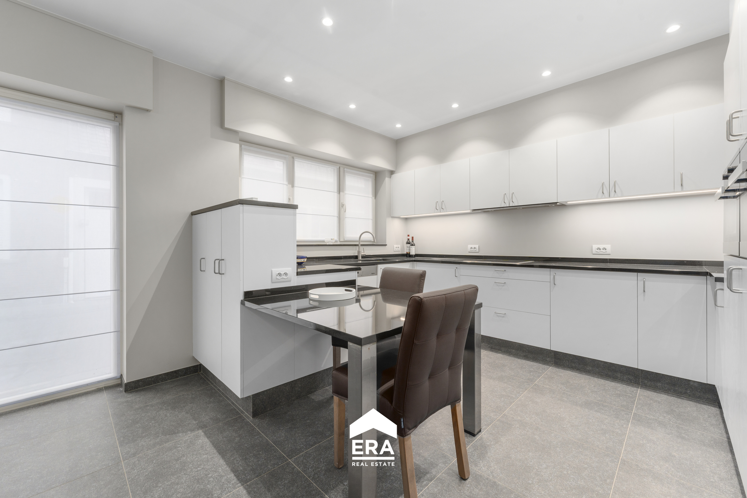 Volledig vernieuwde woning - 6 slaapkamers centrum Wingene - foto 5