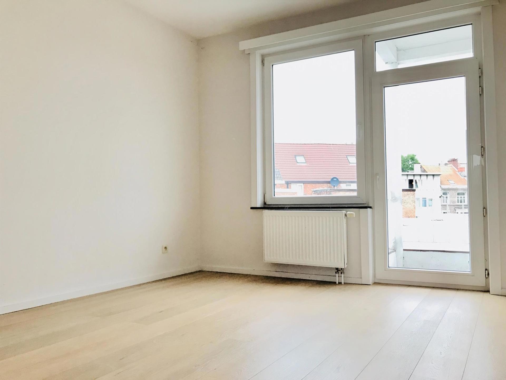 2 slaapkamerappartement met terras en garage inbegrepen - foto 4