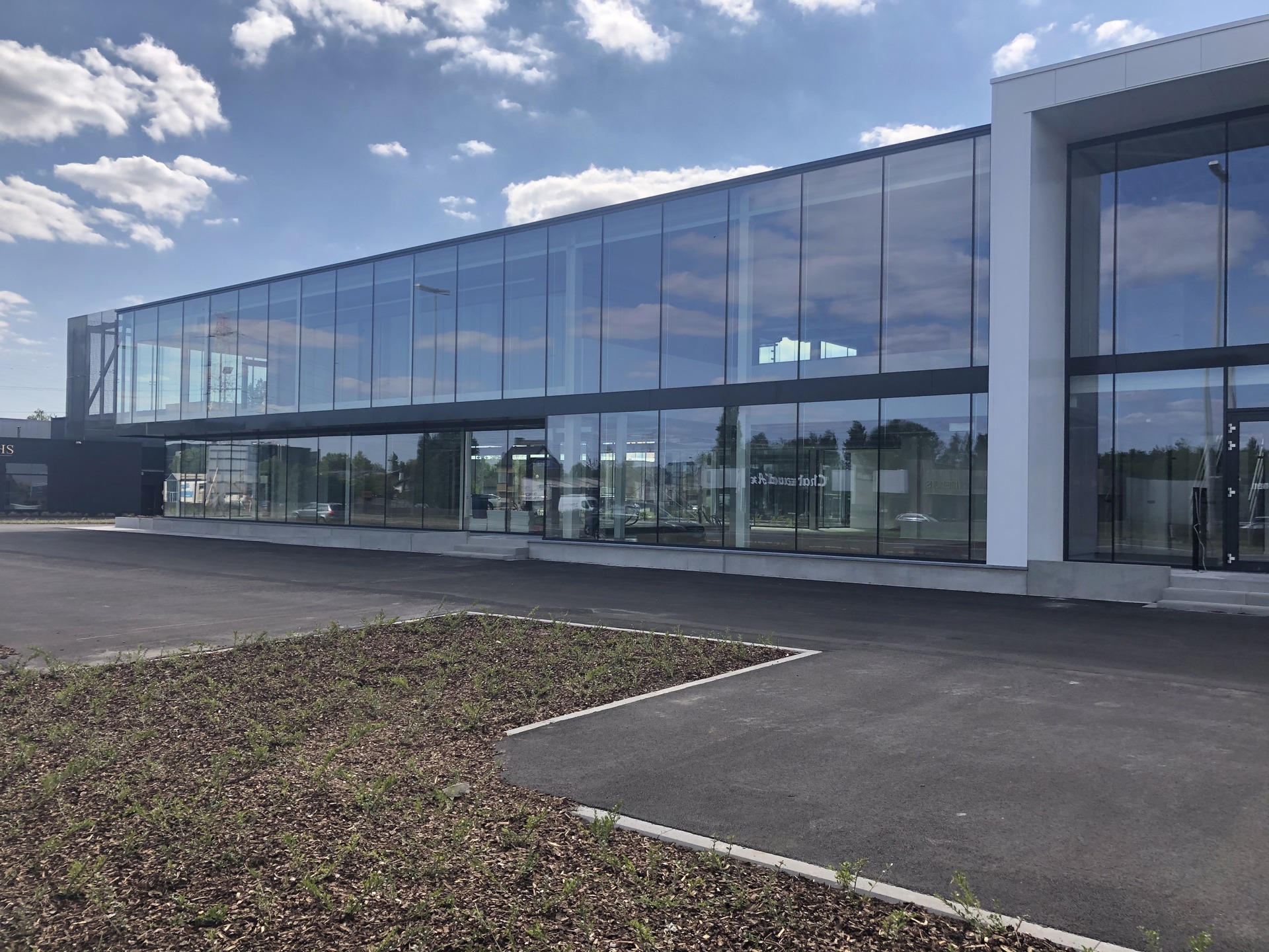  Magazijn met kantoorruimte en showroom (Unit 18A) te huur. - foto 1