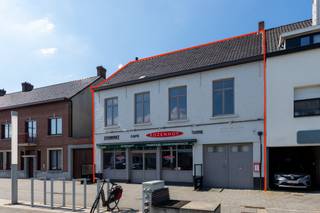 Projectsite met topligging in hartje Wachtebeke Dit voormalig handelspand, gekend als café Het Rozenhof, biedt een unieke kans voor...