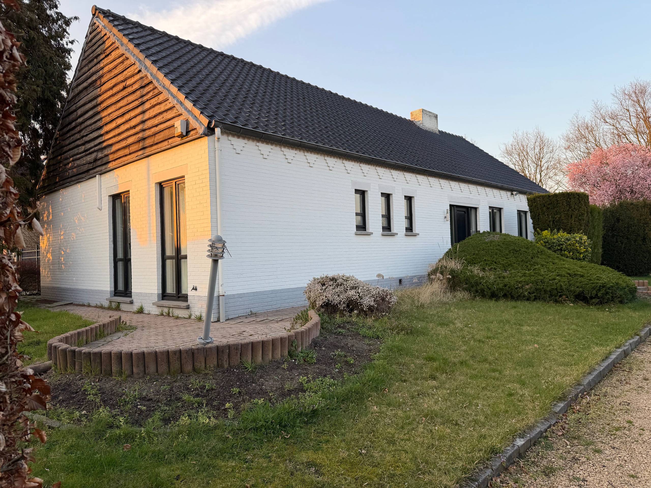 Maison à louer à Maasmechelen avec 5 chambres - photo 2