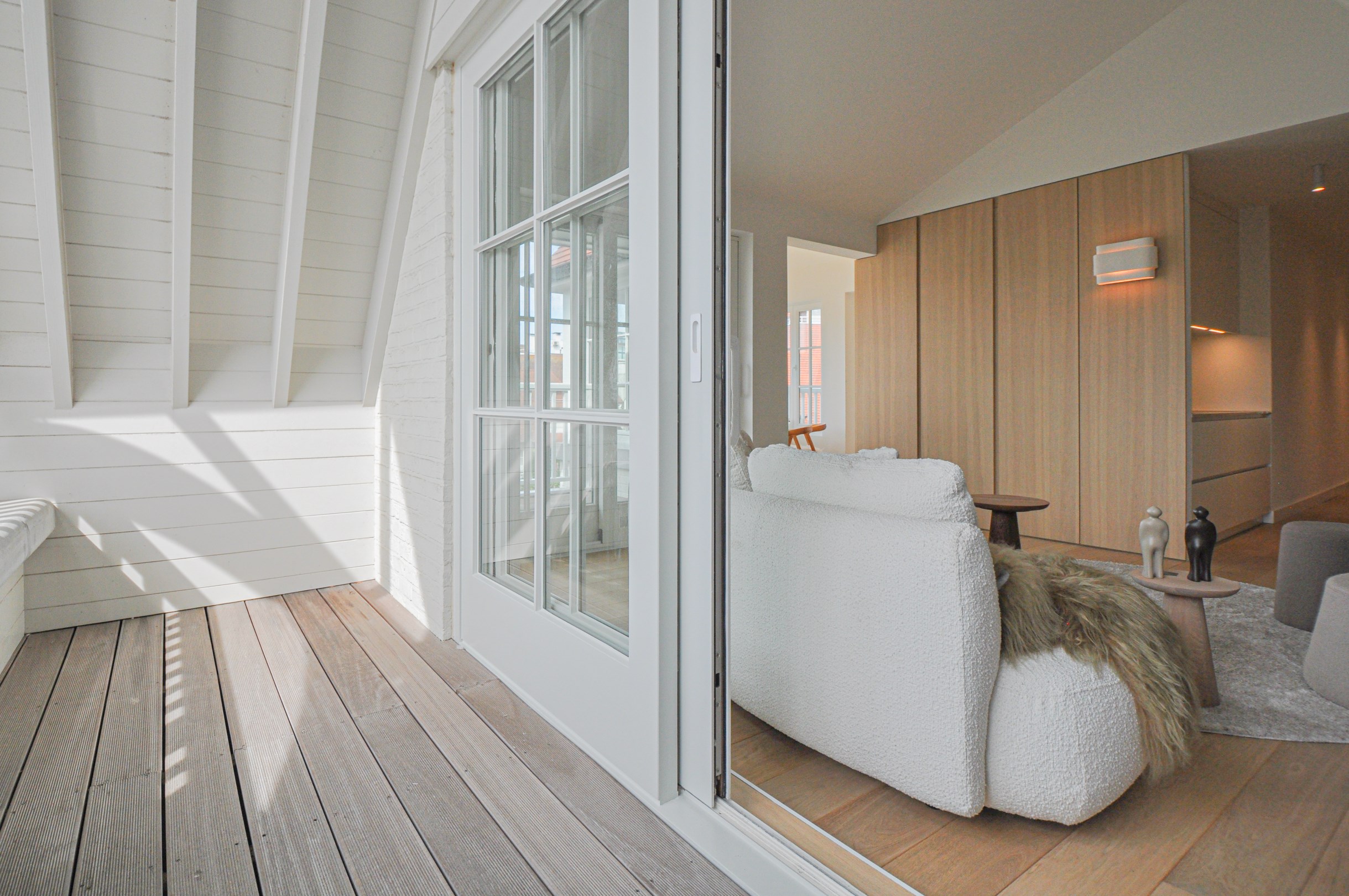 Volledig gerenoveerd appartement met ruime zonneterrassen. - foto 3