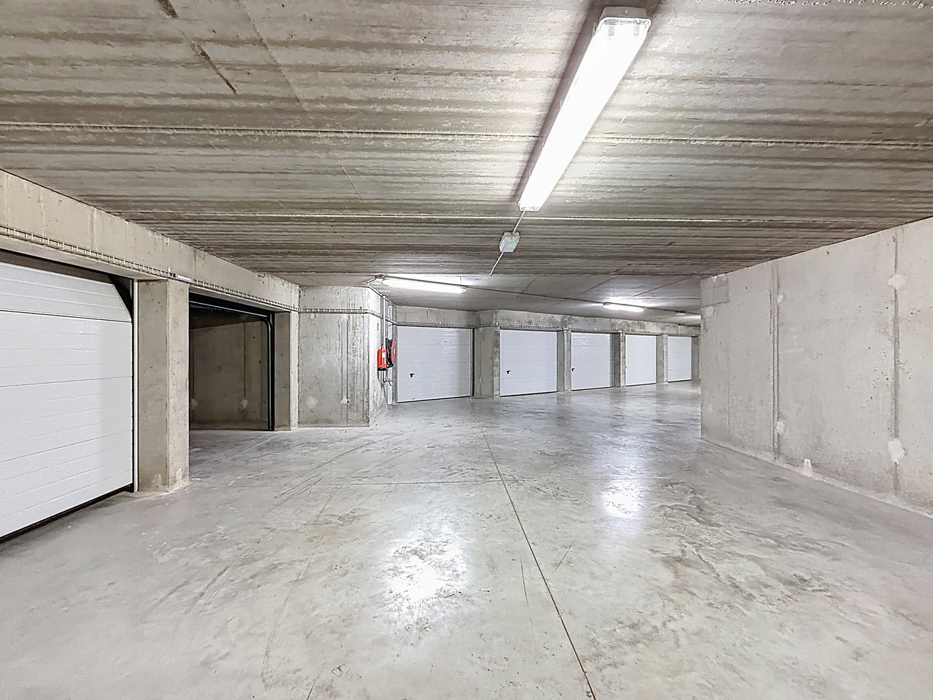 Vlot inrijdbare garagebox op wandelafstand van het strand in Duinbergen. - photo 4