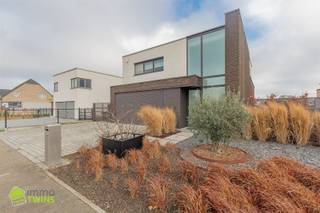 Villa met high-end afwerking op toplocatie in LebbekeOp een rustige en gegeerde ligging in Lebbeke, bevindt zich deze uitzonderlijke villa die luxe,...