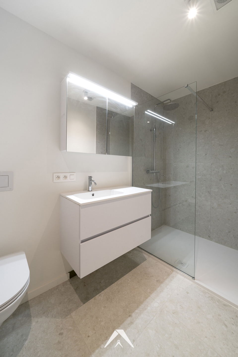 Stijlvolle nieuwbouwwoning in hartje Kortrijk! - foto 4