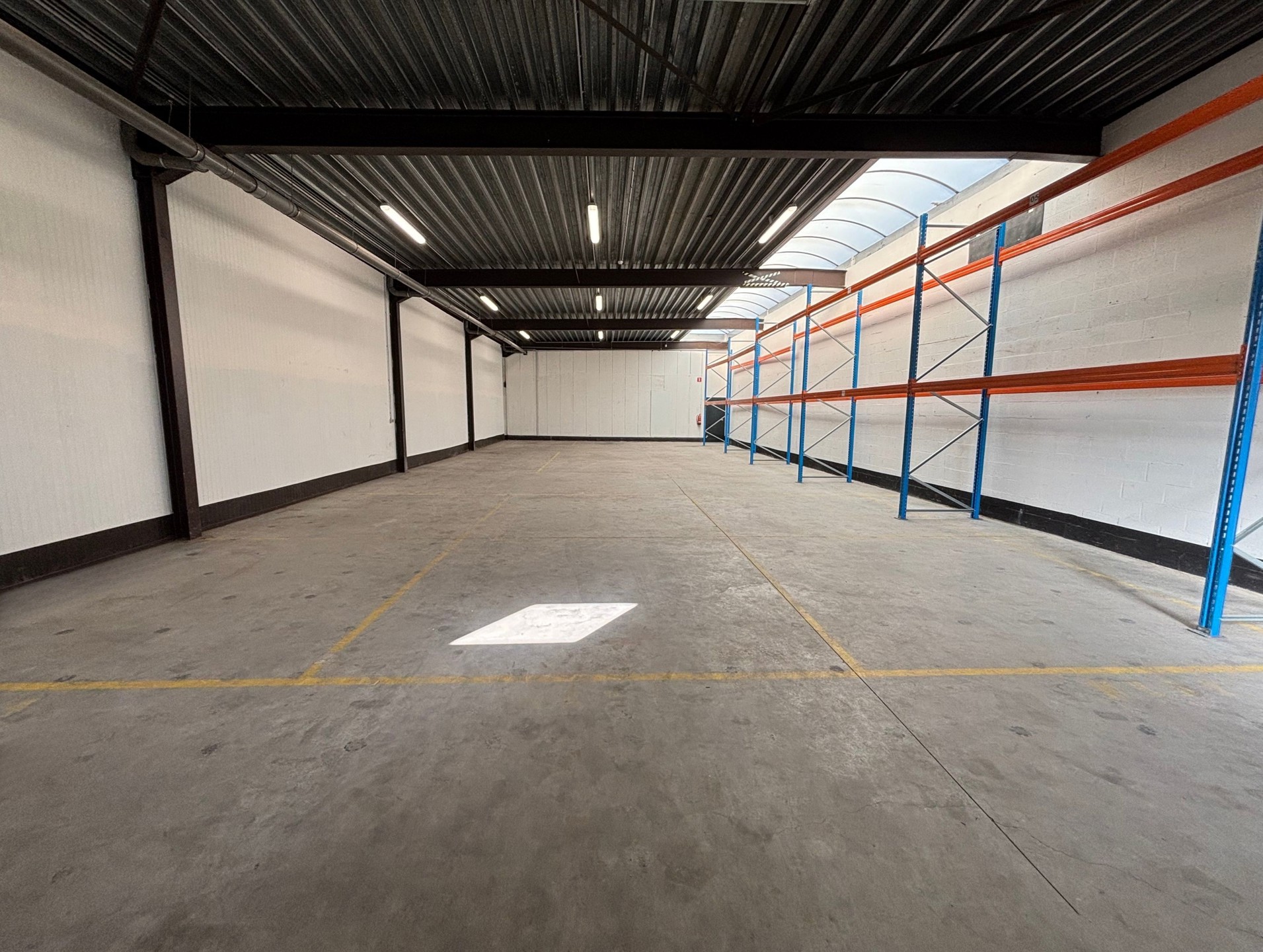 KMO-unit 240m² te huur - foto 2