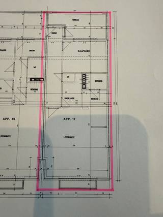 Ruim 1-slaapkamerappartement van 102 m² in hartje Lommel
Op zoek naar een instapklaar appartement met verrassend veel ruimte? Dan is dit verzorgde appartement in het centrum van Lommel zeker een bezoek waard. Met een bewoonbare oppervlakte van maar liefst 102 m², een ondergrondse garage én een extra berging, geniet u hier van alle comfort op een toplocatie. Bovendien is het appartement eventueel over te nemen met een betrouwbare huurder, waardoor het ook een interessante investeringsmogelijkheid vormt.
