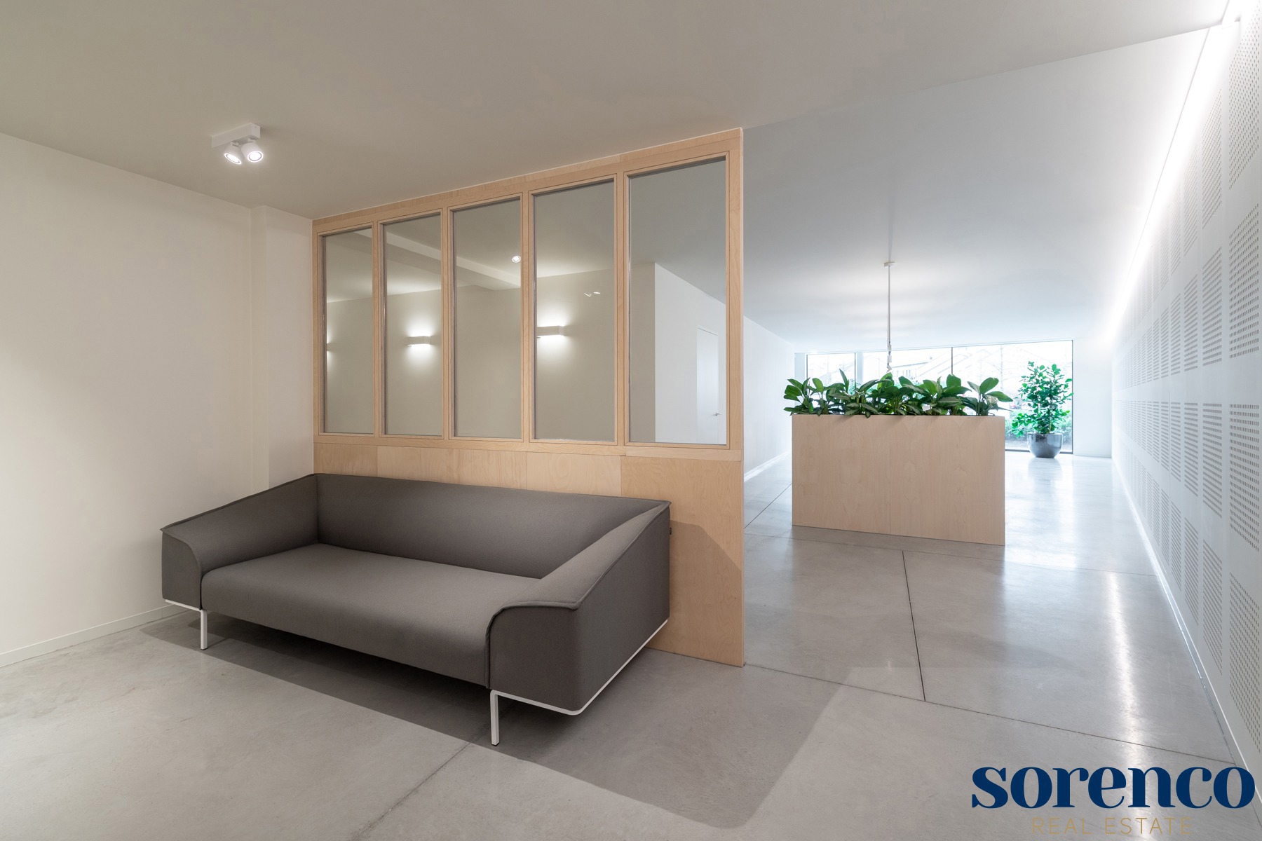 Gelijkvloerse kantoorruimte ca. 275m² + 4 Parkings - foto 5