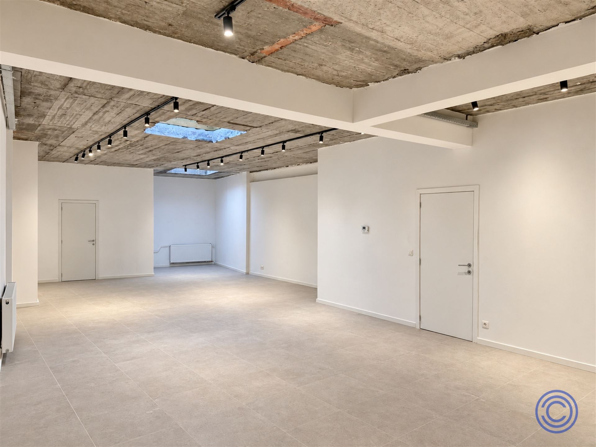 Ruim gerenoveerd handelspand van ca. 180 m² op toplocatie aan de Mechelsesteenweg! - foto 4