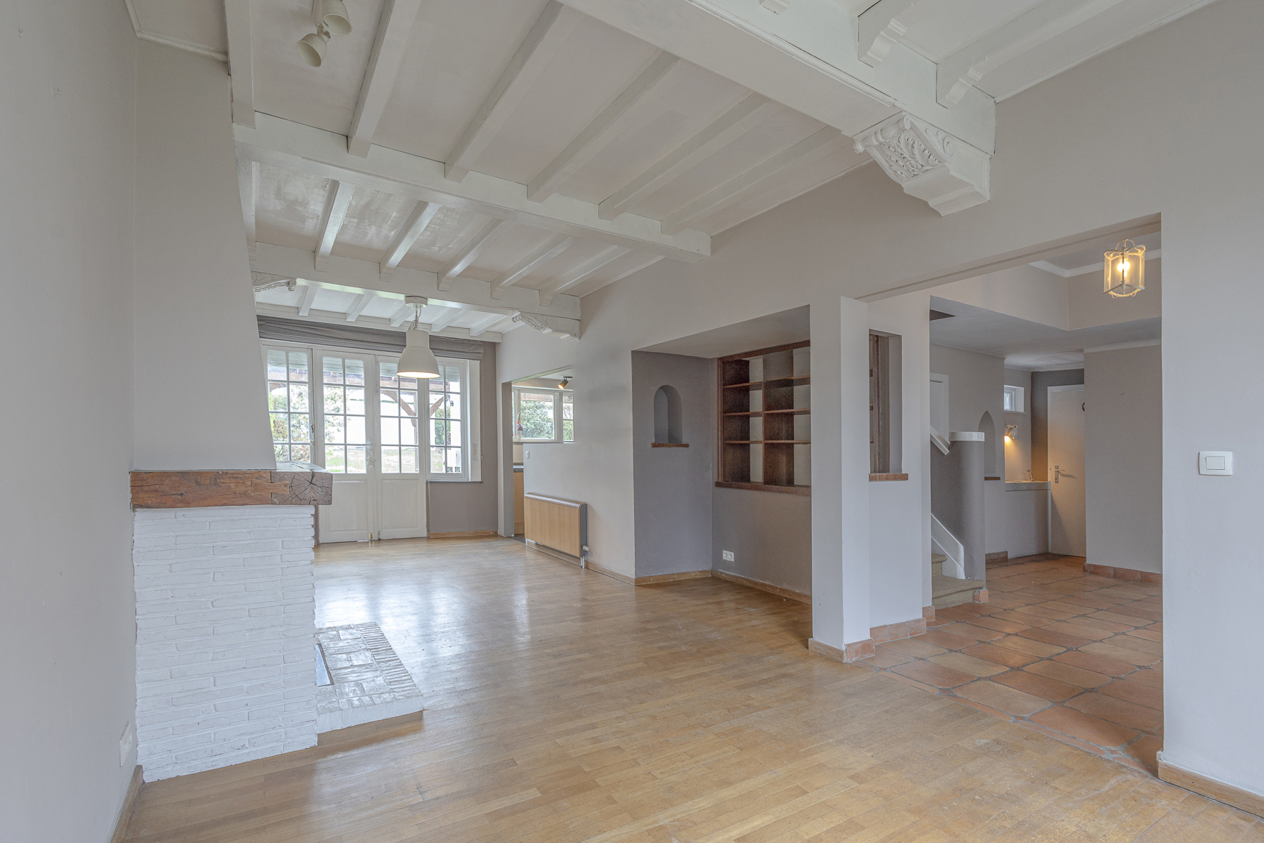 Karaktervolle gezinswoning met leuke tuin, garage en meer. - foto 4