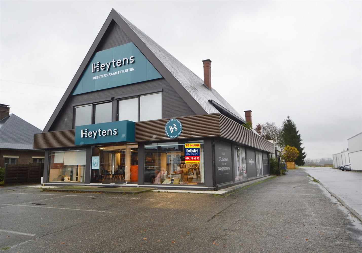 TOP GELEGEN BAANWINKEL MET PARKING NAAST IXINA EN TORFS, nabij BURGER KING & MC DONALDS - foto 2