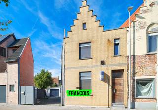 Deze charmante woning in Zeebrugge biedt een uitstekende basis voor wie op zoek is naar een instapklare structuur met nog tal...