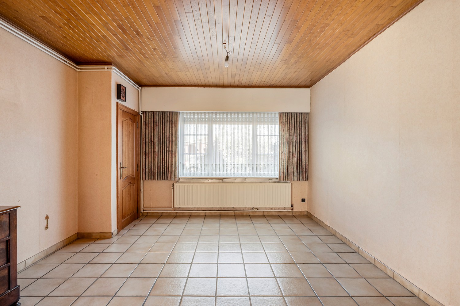 Te renoveren woning met garage en diepe tuin. - foto 4