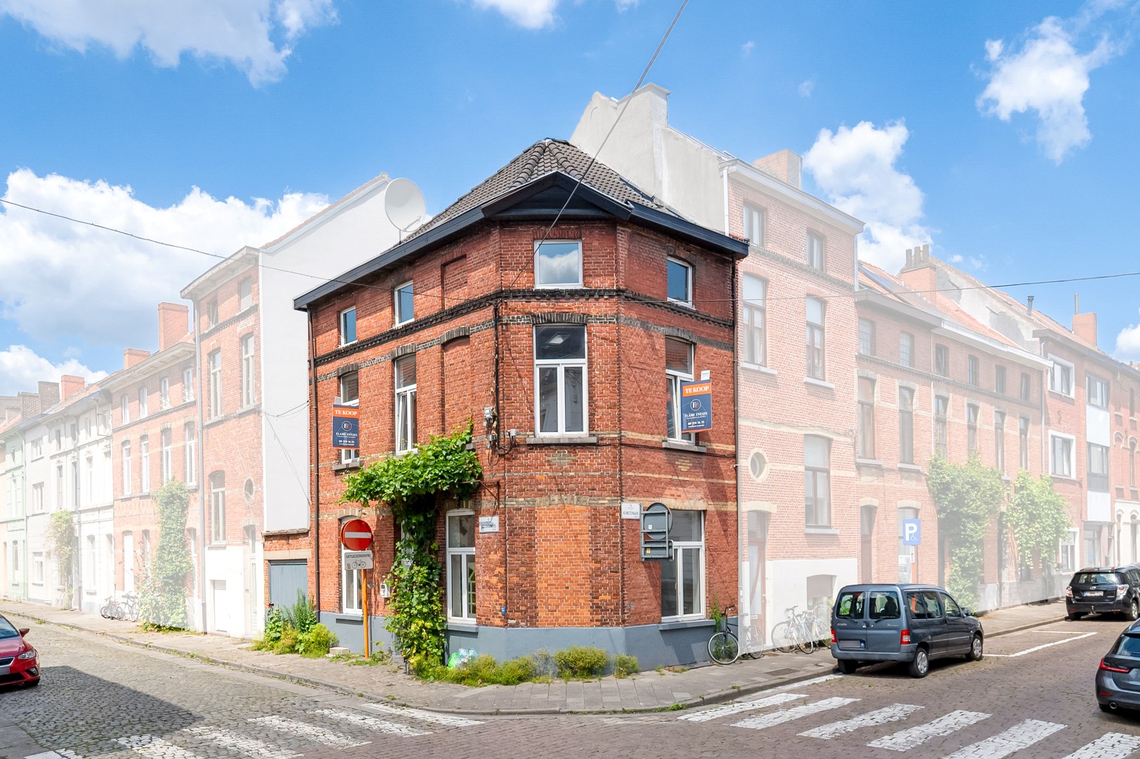 Te renoveren woning in Sint-Amandsberg - foto 1