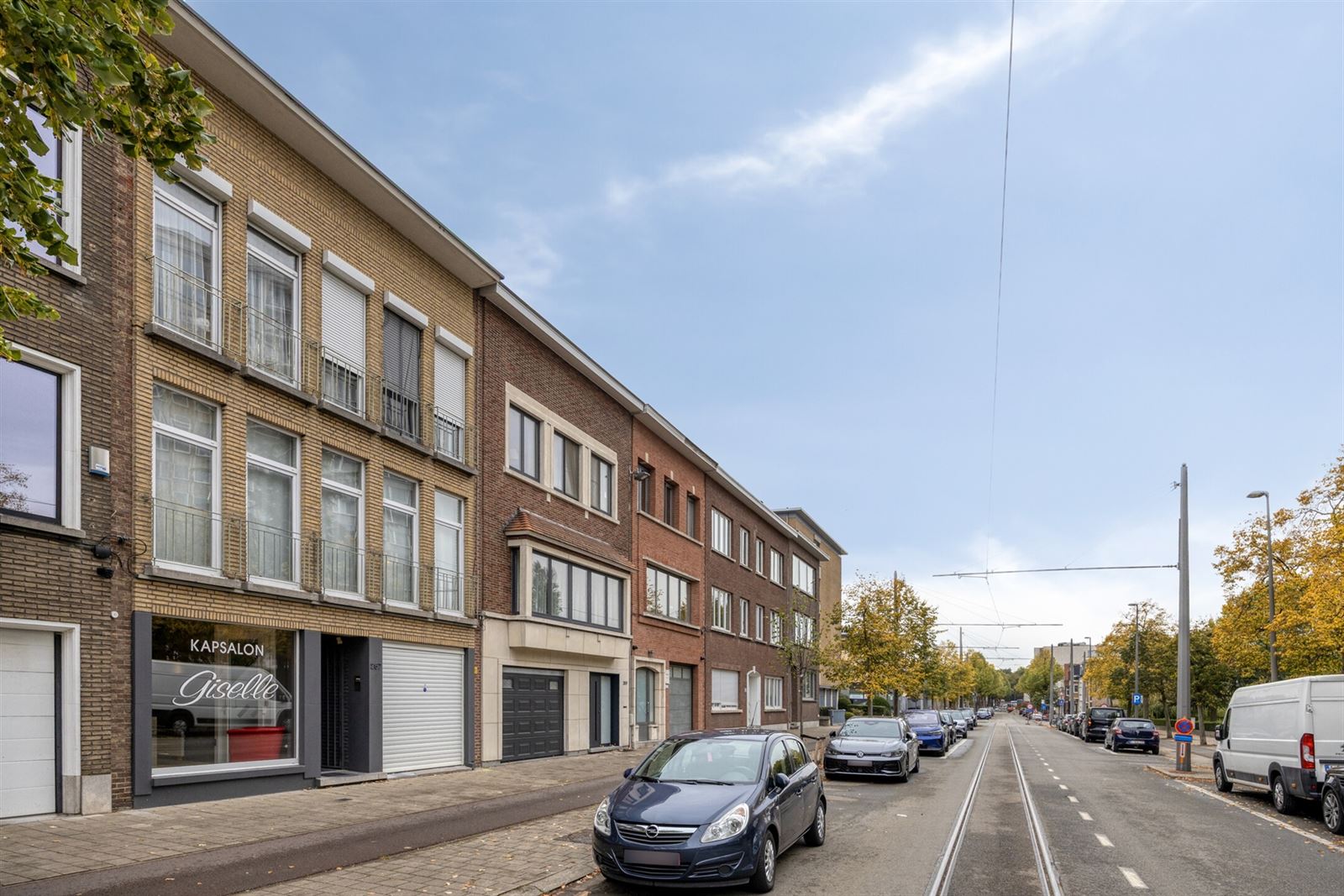 Uniek aanbod in Wilrijk: appartement met handelspand, tuin en bijgebouw  - foto 1