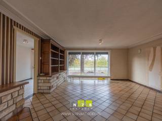 RENOVATIEWONING MET 2 SLAAPKAMERS OP EEN PERCEEL VAN 10A TE ELEN.TROEVEN- Rustige, landelijke ligging doch goed bereikbaar door ligging aan...