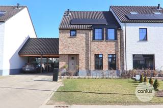 MAISON RURALE AVEC 3 CHAMBRES ET ABRI POUR VOITURE Hof van Sprolant est un quartier résidentiel tranquille situé dans la campagne de Broekom, près de...
