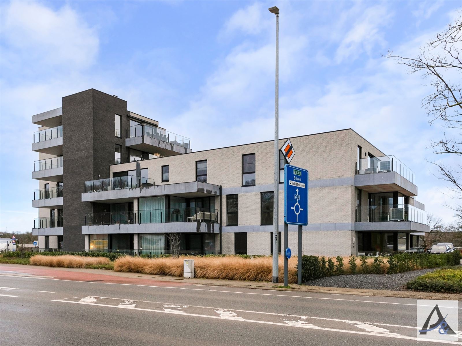 Appartement met 2 slaapkamers, ondergrondse autostaanplaats en kelderberging - foto 4