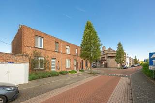 Op zoek naar een instapklare gezinswoning met gezellige buitenruimte en praktische indeling? Dan is deze woning in de Statiestraat absoluut een...