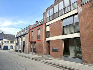 Bent u op zoek naar een nieuwe woonst op een toplocatie? Dit instapklaar appartement in Diepenbeek biedt het perfecte evenwicht tussen comfort en...