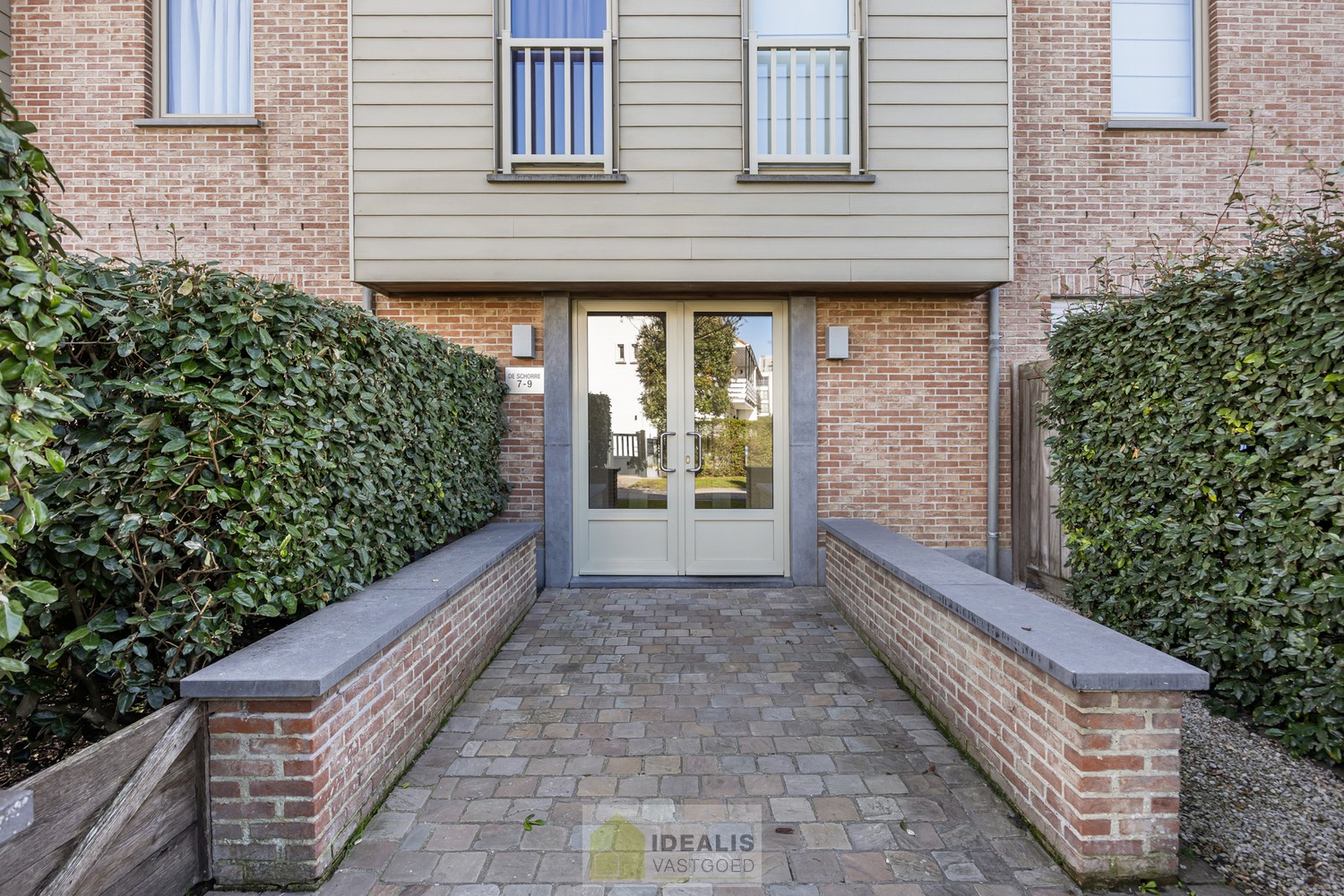 IDEALIS VASTGOED - HEERLIJK GELIJKVLOERS VAKANTIE-APPARTEMENT TE ZEEBRUGGE-BAD OP WANDELAFSTAND VAN HET STRAND EN DE DUINEN! EEN FIJNE PLEK BESTAANDE UIT EEN LICHTRIJKE LEEFRUIMTE MET OPEN KEUKEN EN BERGING, 1 RUIME SLAAPKAMER, 1 INPANDIGE KINDERKAMER, EE - foto 5