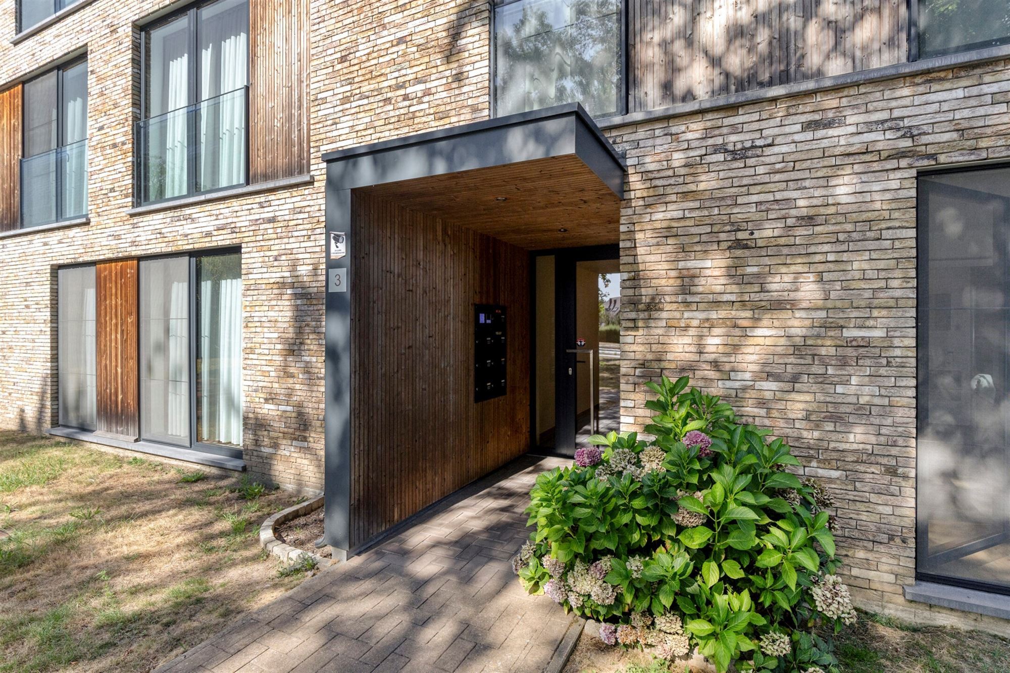 Stijlvol 2-slaapkamerappartement met ruim terras in Aalst - foto 4