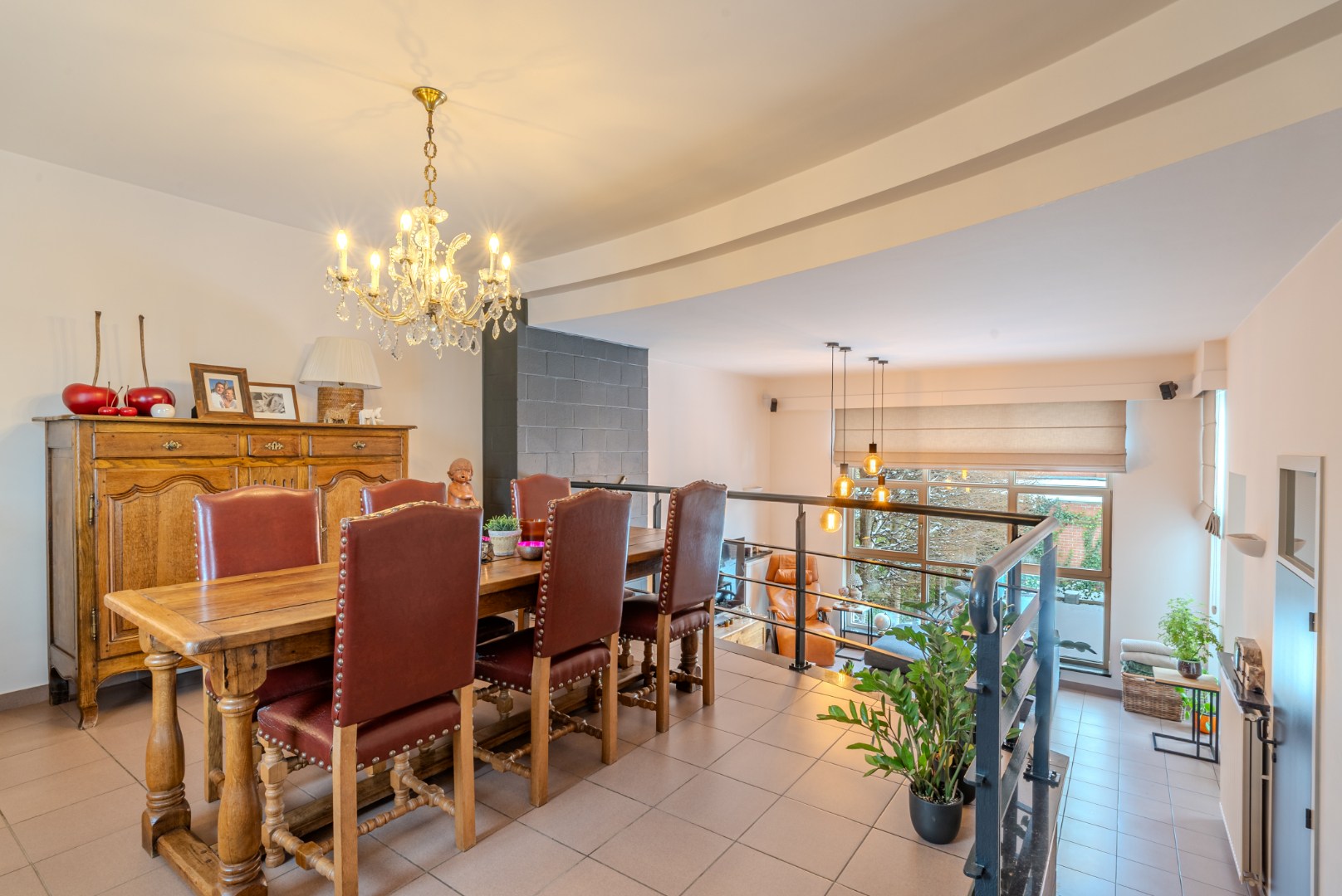 Ruime woning (237m²) met mogelijkheid praktijkruimte - foto 3