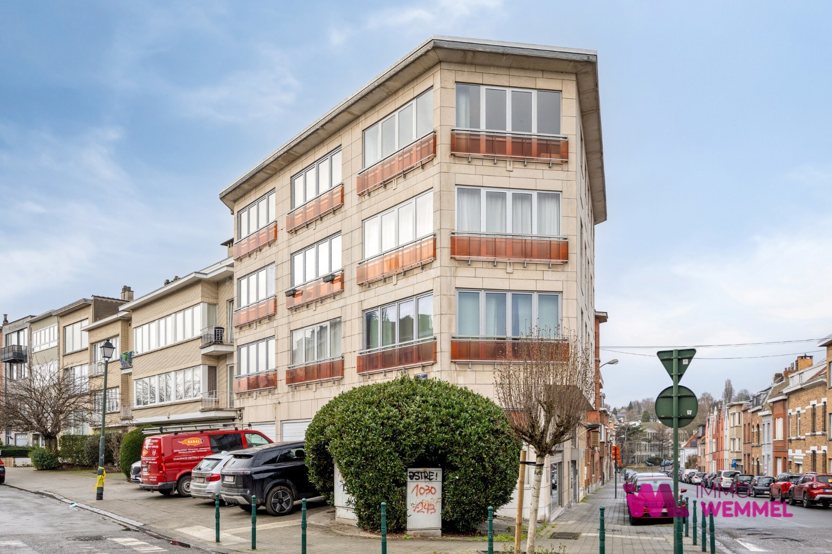 Appartement soigné avec ascenseur, 2 chambres, garage et cave - photo 4