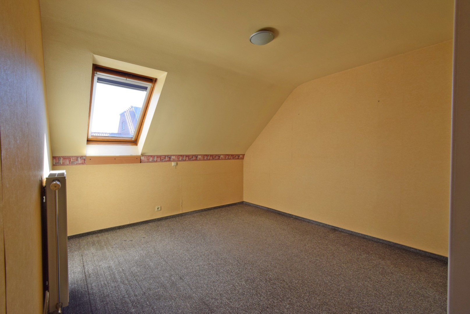 RUSTIG GELEGEN WONING MET TUIN EN GARAGE - foto 5