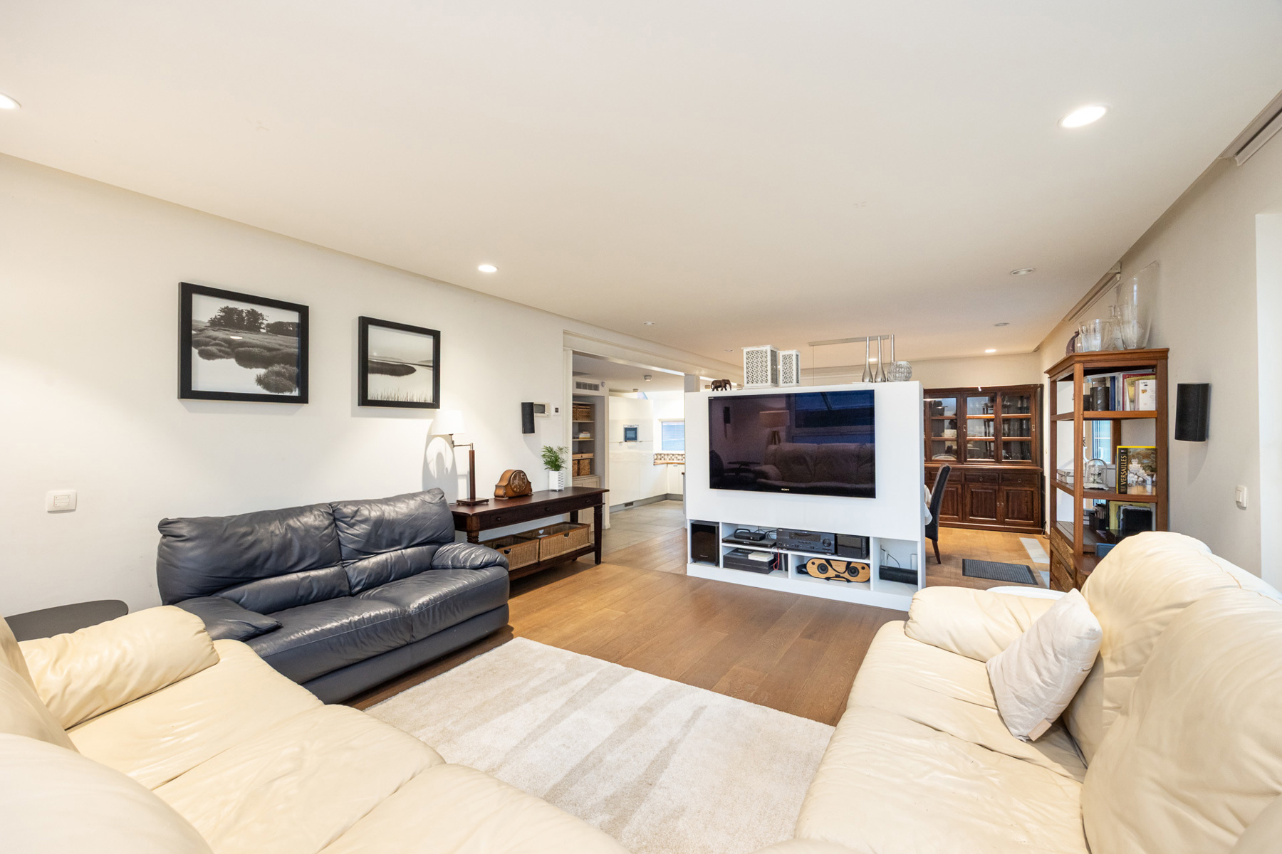 Unieke woning met praktijkruimte, 5 slaapkamers en naastliggende bouwgrond - foto 4