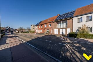 Deze karakter volle centrum woning, gelegen hoekje om de vismarkt van Tessenderlo-Ham is de ideale woning voor starters of mensen die van het...
